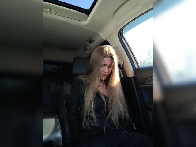 צילומי מסך משודרים LEILA-ANGELL