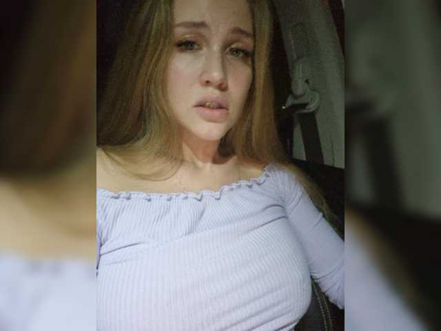 צילומי מסך משודרים LEILA-ANGELL