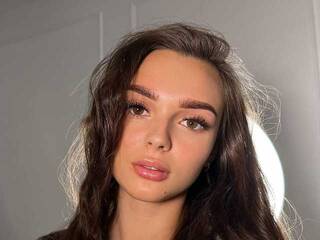 צ'אט וידאו ארוטי -NeoN-BabY-