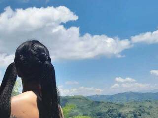 צ'אט וידאו ארוטי -hot-dyrti-tatooed-