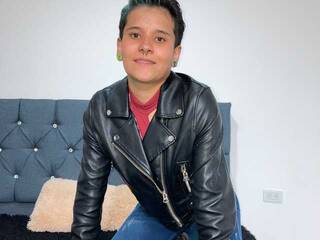 צ'אט וידאו ארוטי -nicky