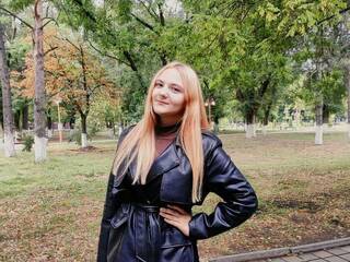 צ'אט וידאו ארוטי -NIKtariN-