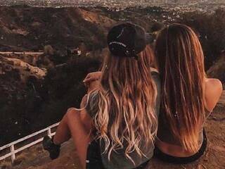 צ'אט וידאו ארוטי adahlia-angel