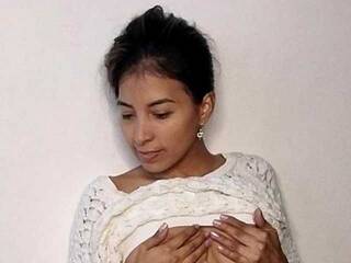 צ'אט וידאו ארוטי AdaiaStone