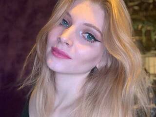 צ'אט וידאו ארוטי Adalinda