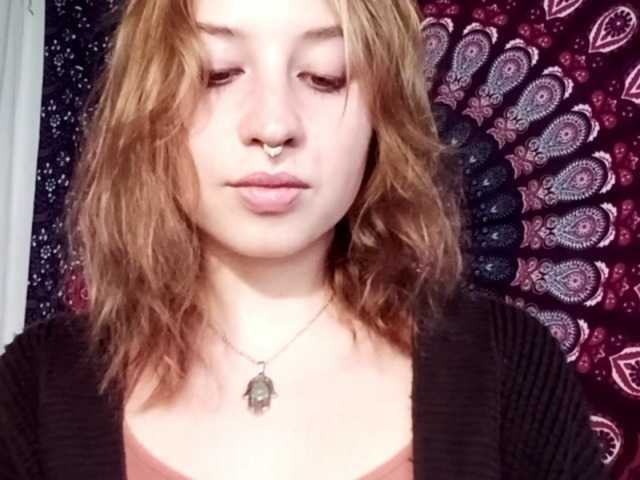 צילומי מסך משודרים AdalynGlow