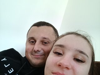 צ'אט וידאו ארוטי AdamBennie