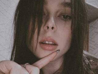 צ'אט וידאו ארוטי Adelea