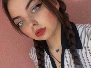 צ'אט וידאו ארוטי AdeleSwon