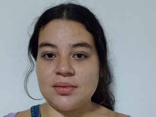 צ'אט וידאו ארוטי Adelethompson