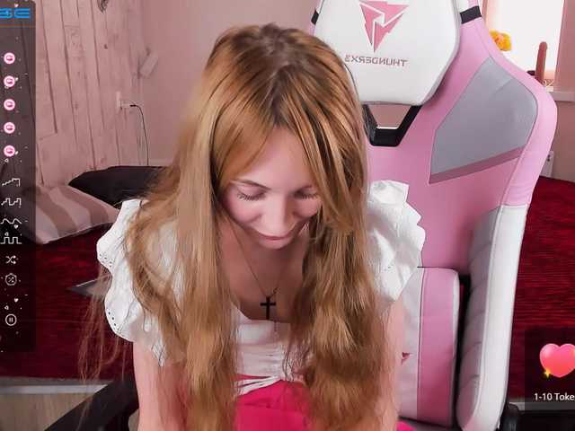 צילומי מסך משודרים AdelinaCowell