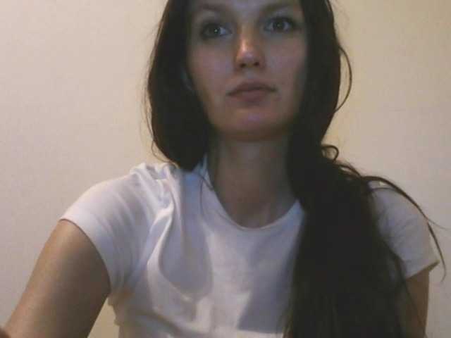צילומי מסך משודרים AdelineModel