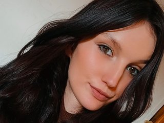 צ'אט וידאו ארוטי AdelineModel
