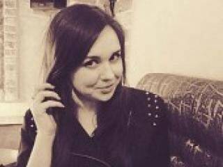 צ'אט וידאו ארוטי adelinna