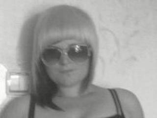 צ'אט וידאו ארוטי adelisha28