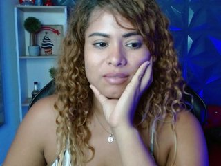 צ'אט וידאו ארוטי Adelle32