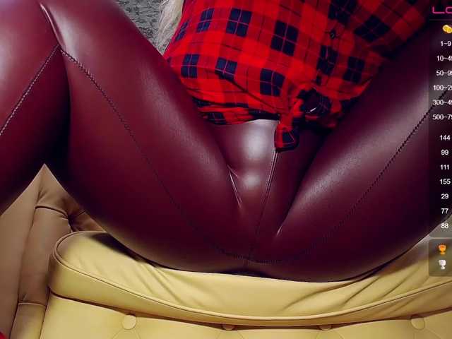 תמונות AdelleQueen "♥kiss the floor piece of ****!♥ #bbw #bigboobs #mistress #latex #heels #gorgeous