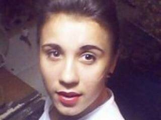 צ'אט וידאו ארוטי adellia