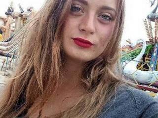 צ'אט וידאו ארוטי adellin