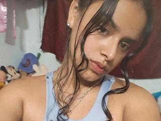 צ'אט וידאו ארוטי Adhara18x