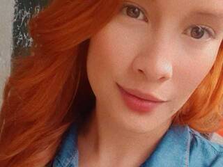 צ'אט וידאו ארוטי adharasuniver