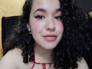 צ'אט וידאו ארוטי Adoka-Sweet