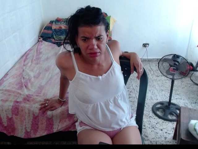 צילומי מסך משודרים adrianna