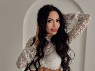 צ'אט וידאו ארוטי AdriennBurzhe