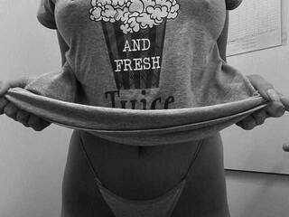 צ'אט וידאו ארוטי Affectionat0