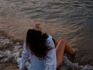 צ'אט וידאו ארוטי Agnes7700