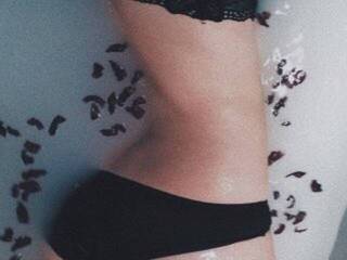 צ'אט וידאו ארוטי alananix