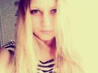 צ'אט וידאו ארוטי alanna1812