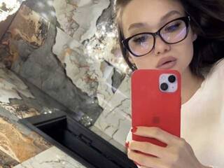 צ'אט וידאו ארוטי EliVii