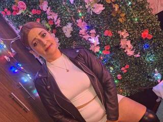 צ'אט וידאו ארוטי AlessadraJones