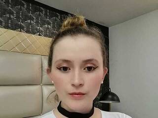 צ'אט וידאו ארוטי Alessiakiss