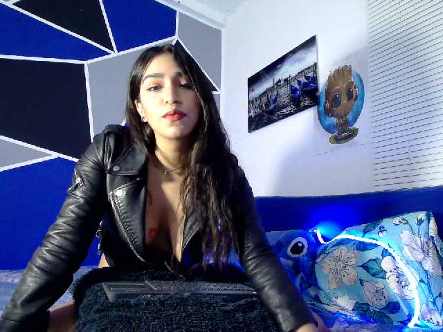 תמונות AlexaHottie #​latina #​cumshow #​squirt ​LatinaHot Girl Want to play whit Dildo