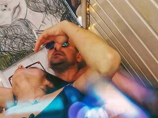 צ'אט וידאו ארוטי AlexandraBai9