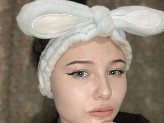 צ'אט וידאו ארוטי aliana1999