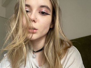 צ'אט וידאו ארוטי Alice-teaseee