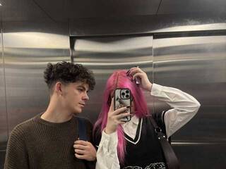 צ'אט וידאו ארוטי alice18james