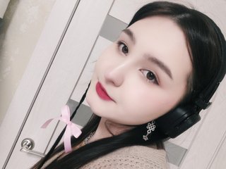 צ'אט וידאו ארוטי AliceAngell