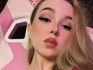 צ'אט וידאו ארוטי AliceDavidson