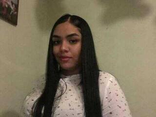 צ'אט וידאו ארוטי aliceevanns