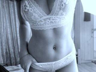 צ'אט וידאו ארוטי AliceRedX