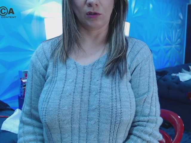 צילומי מסך משודרים AliceTowns