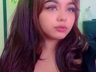 צ'אט וידאו ארוטי Alicia-uwu