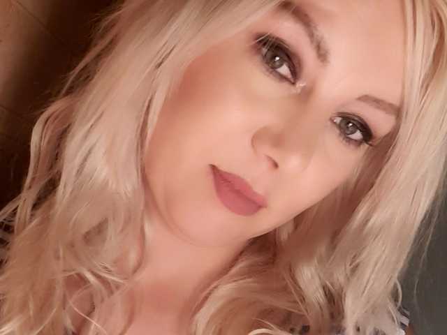 תמונה של הפרופיל BlondeAlis
