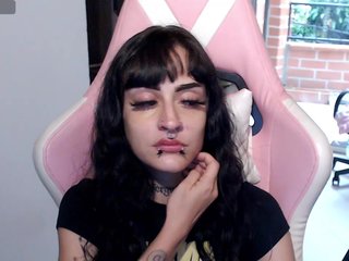 צ'אט וידאו ארוטי AlinaSvetlana