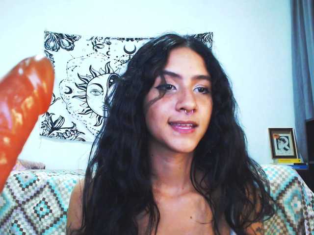 תמונות AlinaWoolf Heyy welcome to my room, im new model, dont forget follow me and tip if u like the show, hot private open! GOAL BOOTY TEASE + SPANKS DOGGY ❤