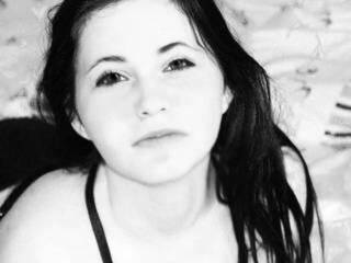 צ'אט וידאו ארוטי alinka90